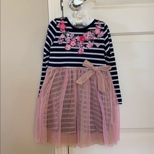 Girls dress size 4/5 NWT